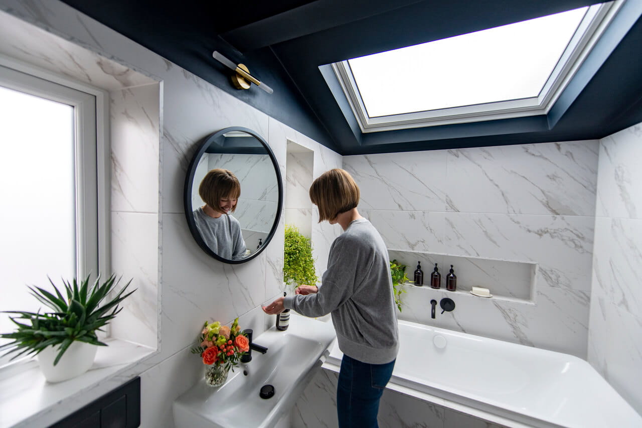 One bathroom, four seasons