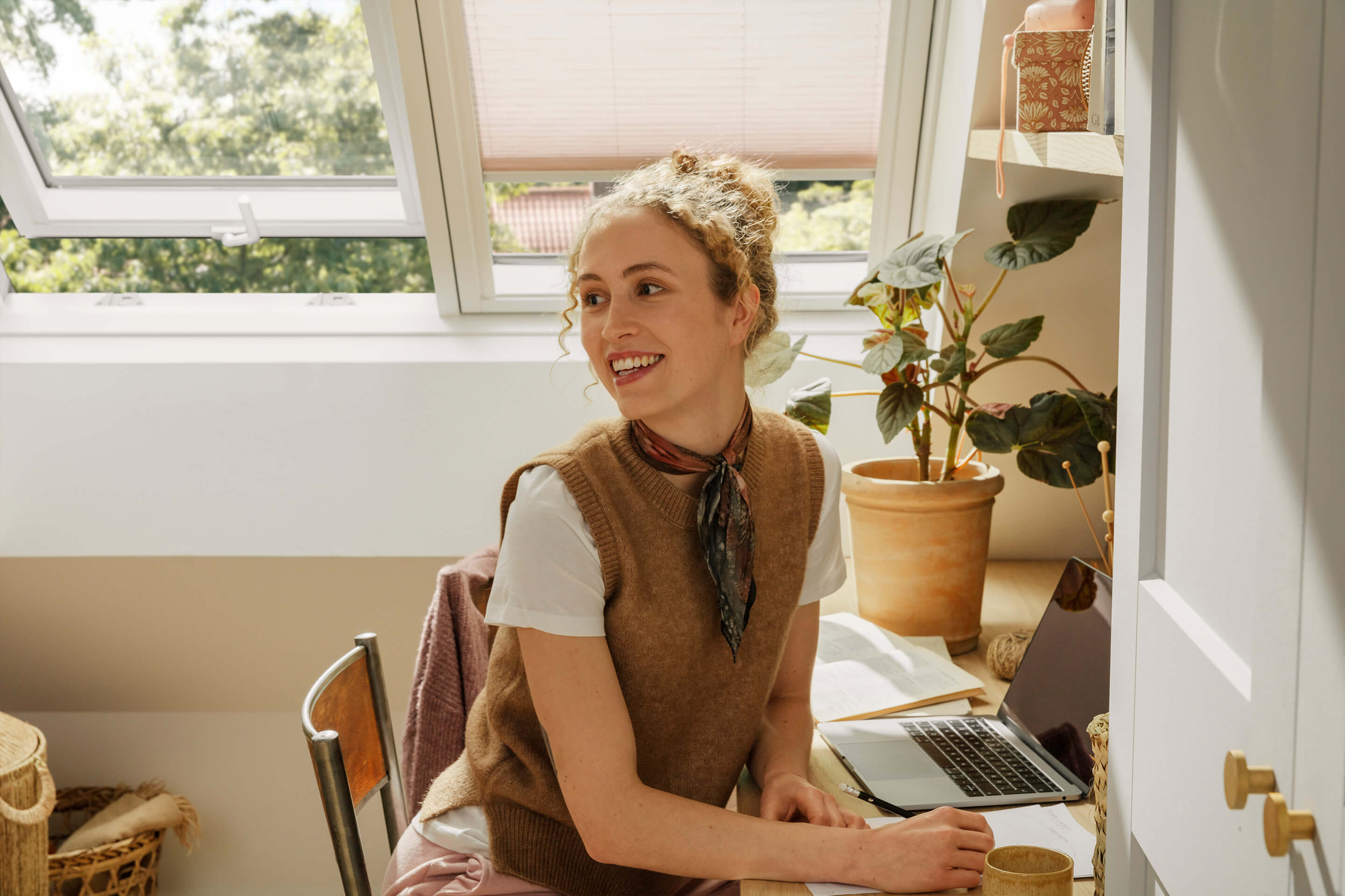 Create the ideal workspace with our home office ideas and increase your productivity